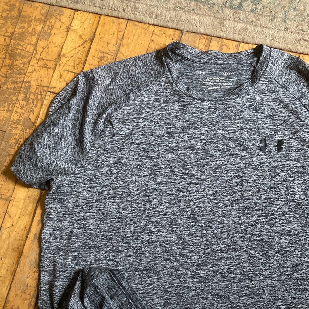 Under Armour Men's Heathered Black Tee